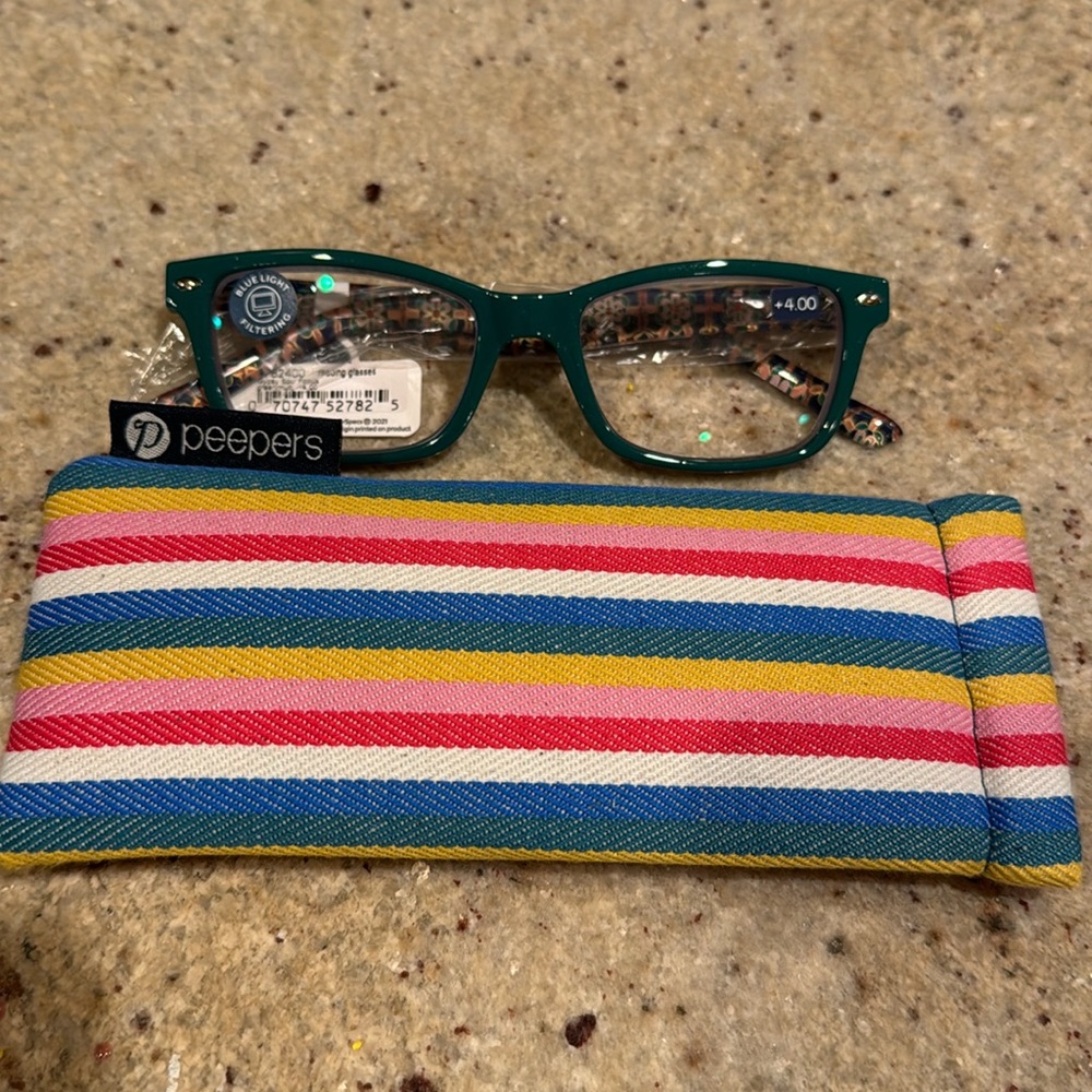 Peepers +4.00. Blue light filtering. Never been worn.